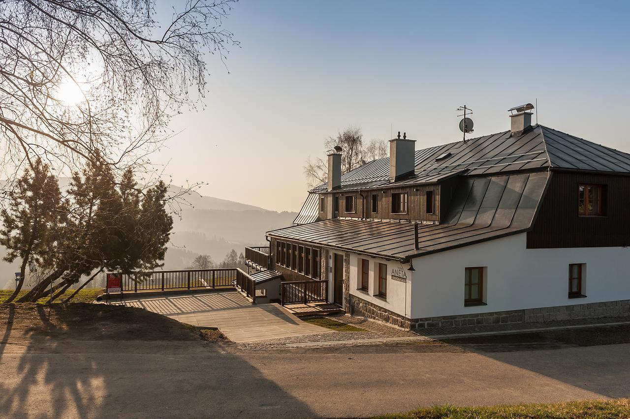 Aneta Hotel & Restaurant Витковице Экстерьер фото
